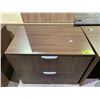 Image 2 : 2 DRAWER FILE CABINET WITH KEY