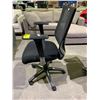 Image 3 : MESH BACK ROLLING OFFICE CHAIR