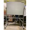 Image 2 : PORTABLE WHITE BOARD 4'X3'