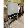 Image 3 : PORTABLE WHITE BOARD 4'X3'