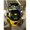 Image 1 : 2 DEWALT SHOPVACS (UNKNOWN WORKING CONDITION)
