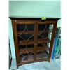 Image 1 : 2 DOOR CHINA CABINET