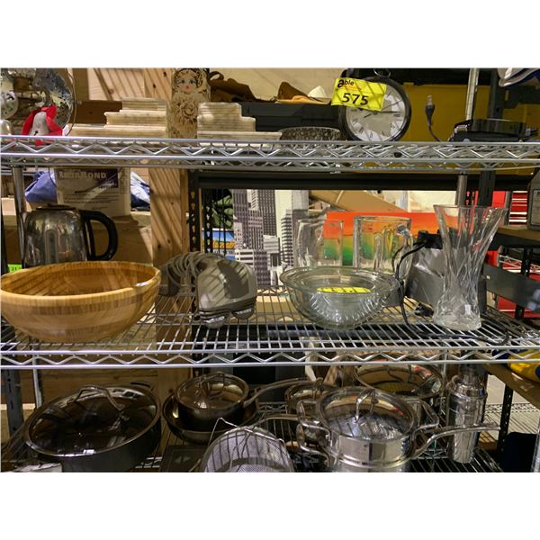 ASSORTED KITCHEN ITEMS; STACKING BOWLS, BLENDER, KETTLE AND MORE