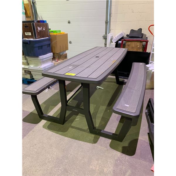 LIFETIME FOLDING PICNIC TABLE