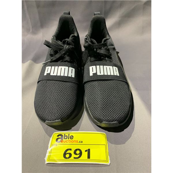 PAIR OF PUMA SHOES SIZE 9