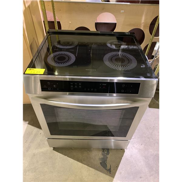 FRIGIDAIRE STAINLESS STEEL 4 BURNER ELECTRIC STOVE WITH CONVECTION OVEN