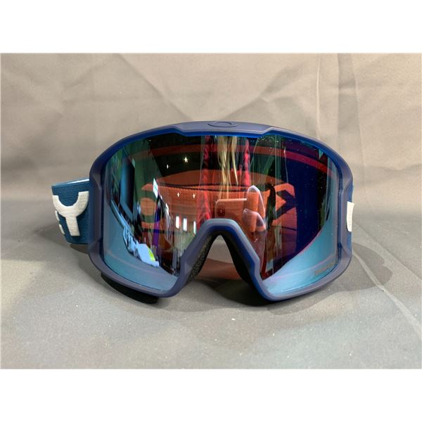 PAIR OF OAKLEY PRIZM SNOW GOGGLES