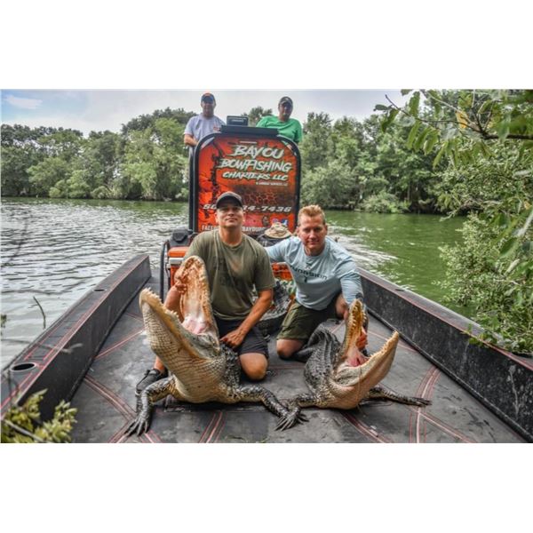 Bayou Bowfishing Charters  2 Gators and 2 Hunters