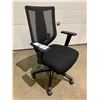 Image 2 : ROLLING MESH OFFICE CHAIR