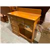 Image 2 : ANTIQUE OAK WASH STAND WITH KEY