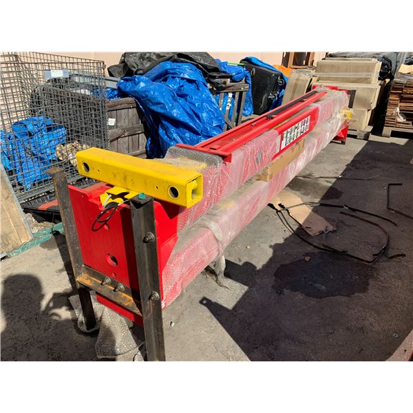 SINOSTAR TWO POST HOIST MODEL SS-CLB-40 4000 KG MAX CAPACITY, 220V, 630KG NET WEIGHT, 1900MM