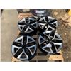 Image 2 : SET OF 4 KIA 17" METAL & CHROME RIMS