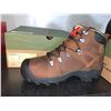 Image 2 : Keen Women's Pyrenees Hiking Boot Color Syrup Size 7