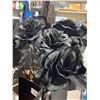 Image 3 : Lot of 12 Black Fabric Roses