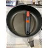 Image 3 : WOLL - DIAMOND LITE 12.5" 5 QT SAUTE PAN WITH LID
