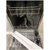 Image 5 : GE Dishwasher Model GDF511PGR5WW