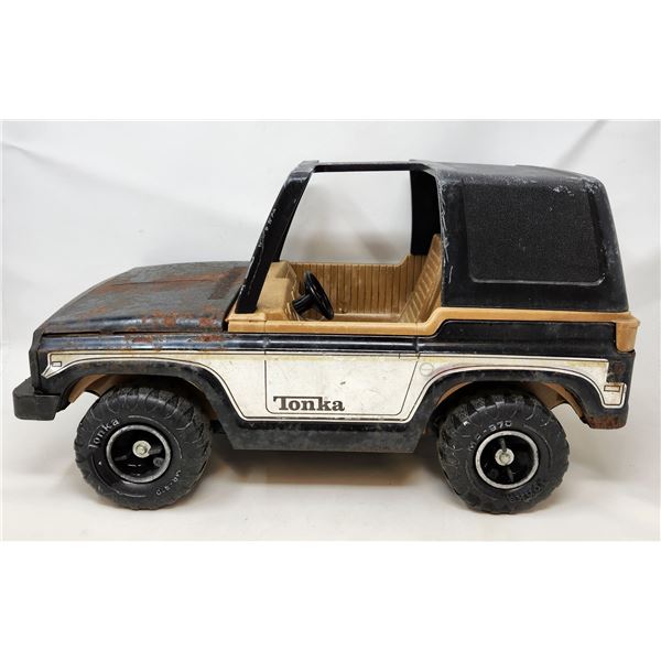 Vintage Tonka Jeep with Jack Included