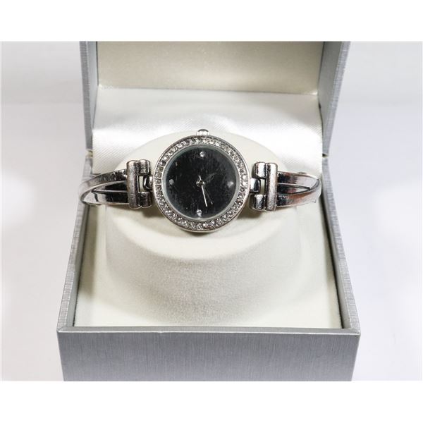 ESTATE WOMEN'S UNAUTHENTICATED SWAROVSKI WATCH