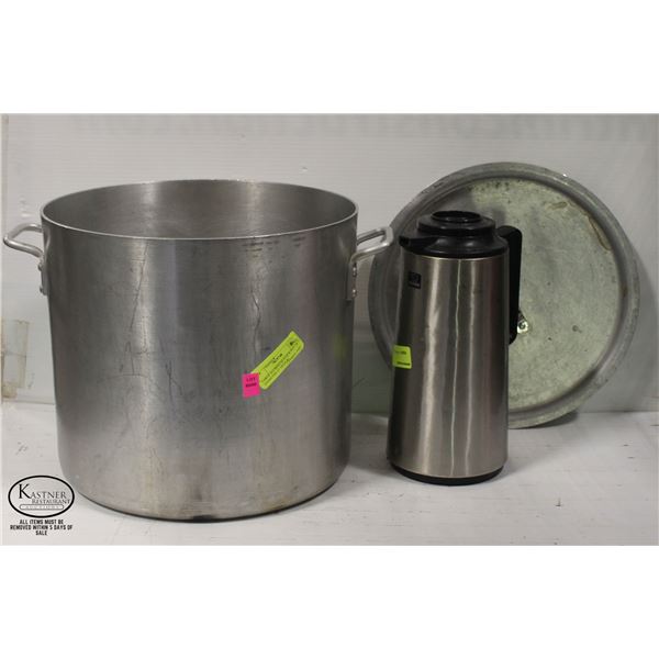 LARGE ALUMINUM STOCK POT 14  DIAMETER 13  DEEP W/