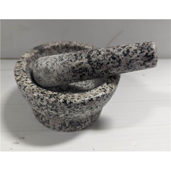 NEW 4" GRANITE MORTAR & PESTLE