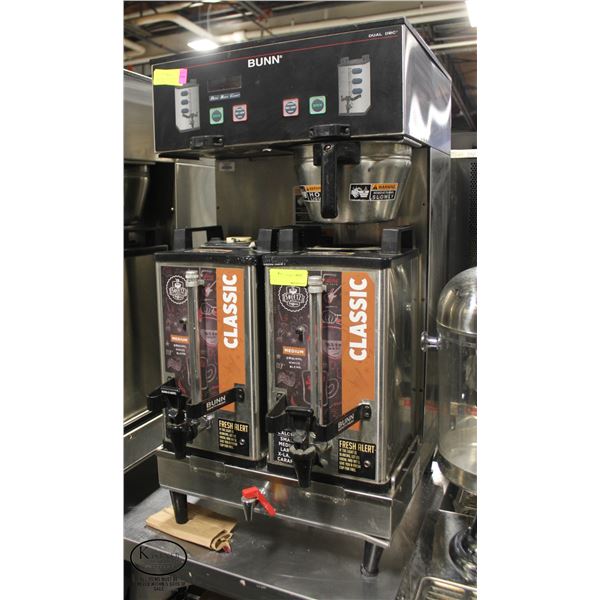 BUNN DUAL HEAD DIGITAL BREWER W/ 2 THERMAL CARAFES