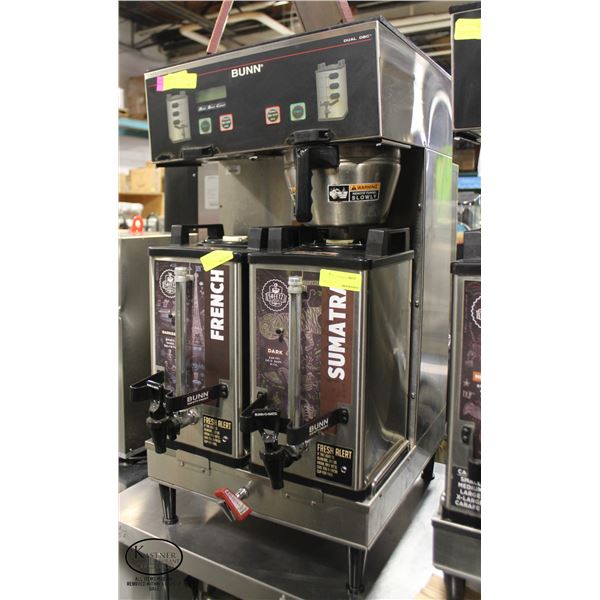 BUNN DUAL HEAD DIGITAL BREWER W/ 2 THERMAL CARAFES