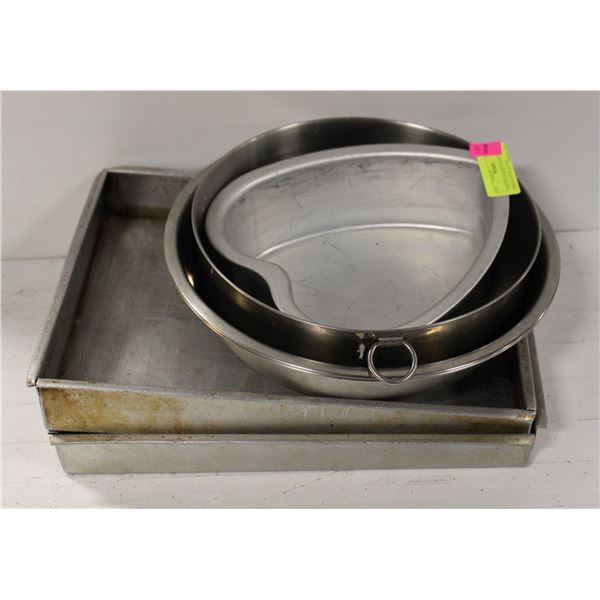 9"HEART SHAPED CAKE PAN W/2 10" MIXING BOWL & PANS