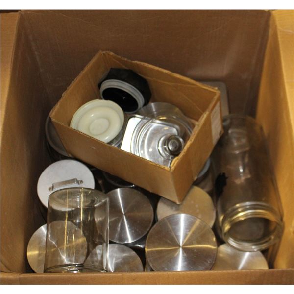 LOT OF ASSORTED GLASS JARS W/ LIDS