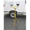 Image 1 : UL WORK LIGHT TRI-STAND