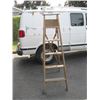 Image 1 : RED TOP 6' WOODEN LADDERS X3