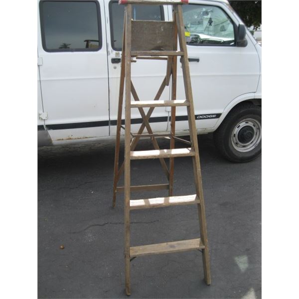 RED TOP 6' WOODEN LADDER