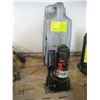 Image 1 : 1 - 4 TON & 1 - 2 TON HYDRAULIC JACKS