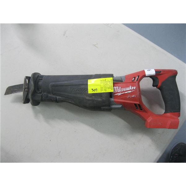 MILWAUKEE M18 SAWZALL SAWZALL COMES WITH BATTERY