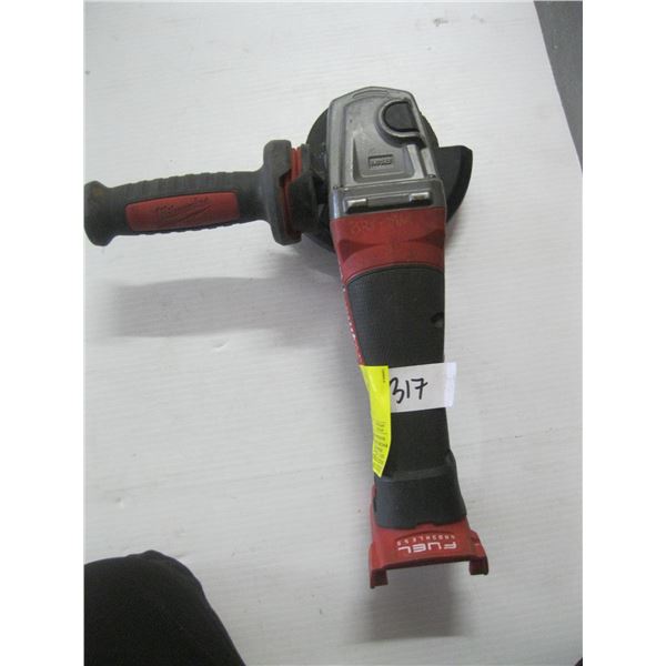 MILWAUKEE M18 4 1/2" X 5" GRINDER