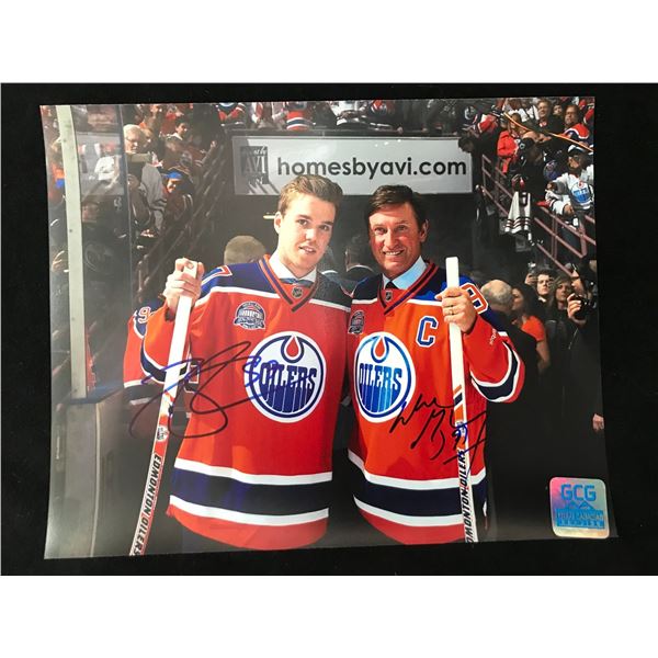 CONNOR MCDAVID AND WAYNE GRETZKY DUAL SIGNED OILERS 8 X 10 (GCG HOLO)