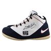 Image 2 : Lakers LeBron James Authentic Signed Nike Zoom Soldier II QAM Shoes BECKETT