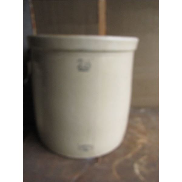 Medalta 25 gallon crock