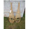 Image 1 : Set of snowshoes