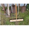 Image 3 : Lot with shovels, broom , ax , sledgehammer et cetera