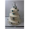 Image 1 : 27" Display Wedding Cake