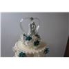 Image 2 : 27" Display Wedding Cake