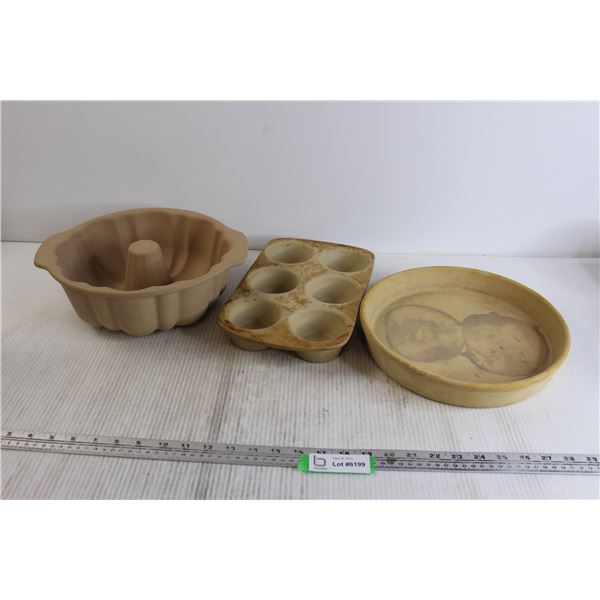 (3) Pampered Chef Bakeware Supplies - Bundt Pan, 6-Cup Muffin Pan, Bowl