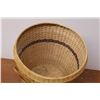 Image 5 : * Wicker Laundry Basket (21"w x 25 1/2")