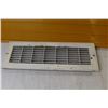 Image 3 : (2) Boot Trays - (2) Register Covers