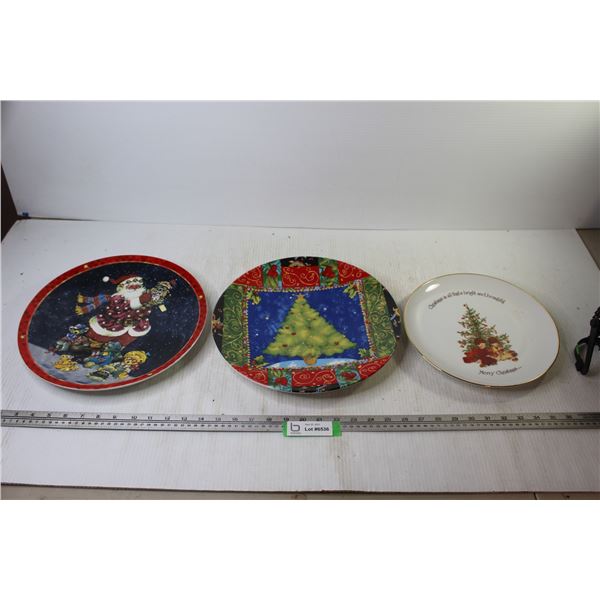 (3) Christmas Plates