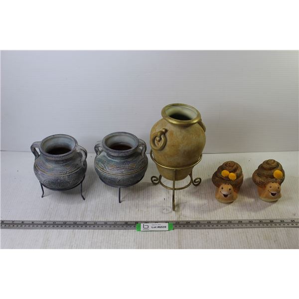 (3) Decorative Vases with Stand + (2) Decorative Snails