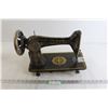 Image 1 : Vintage Singer Sewing Machine