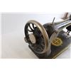 Image 2 : Vintage Singer Sewing Machine
