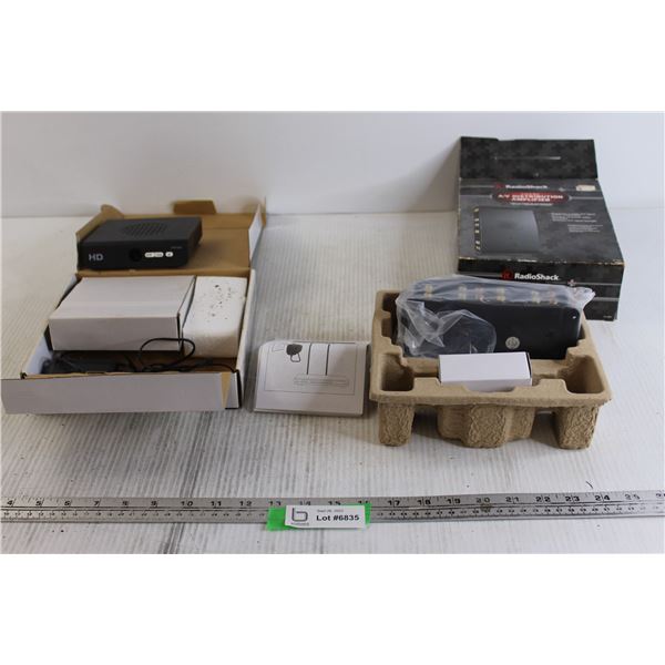 RadioShack 1-in-4-Out A/V Distribution Amplifier, TV Converter - All Smell Like Smoke