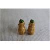 Image 3 : Kids with Black Cat Salt and Pepper Shakers, Golden Retriever Salt and Pepper Shakers